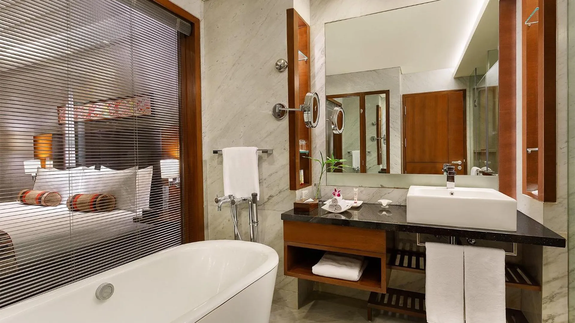 ***** Hotel Crowne Plaza Today Gurugram By Ihg Gurgaon Indien